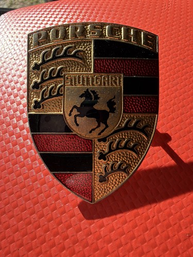 Porsche 911 emblem 90155921020 - porsche,